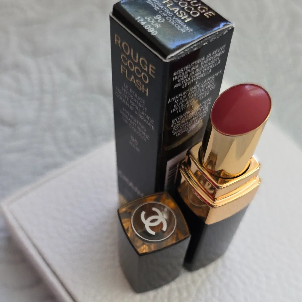 NEW~ CHANEL Rouge Coco Flash Lipstick - 90 Jour